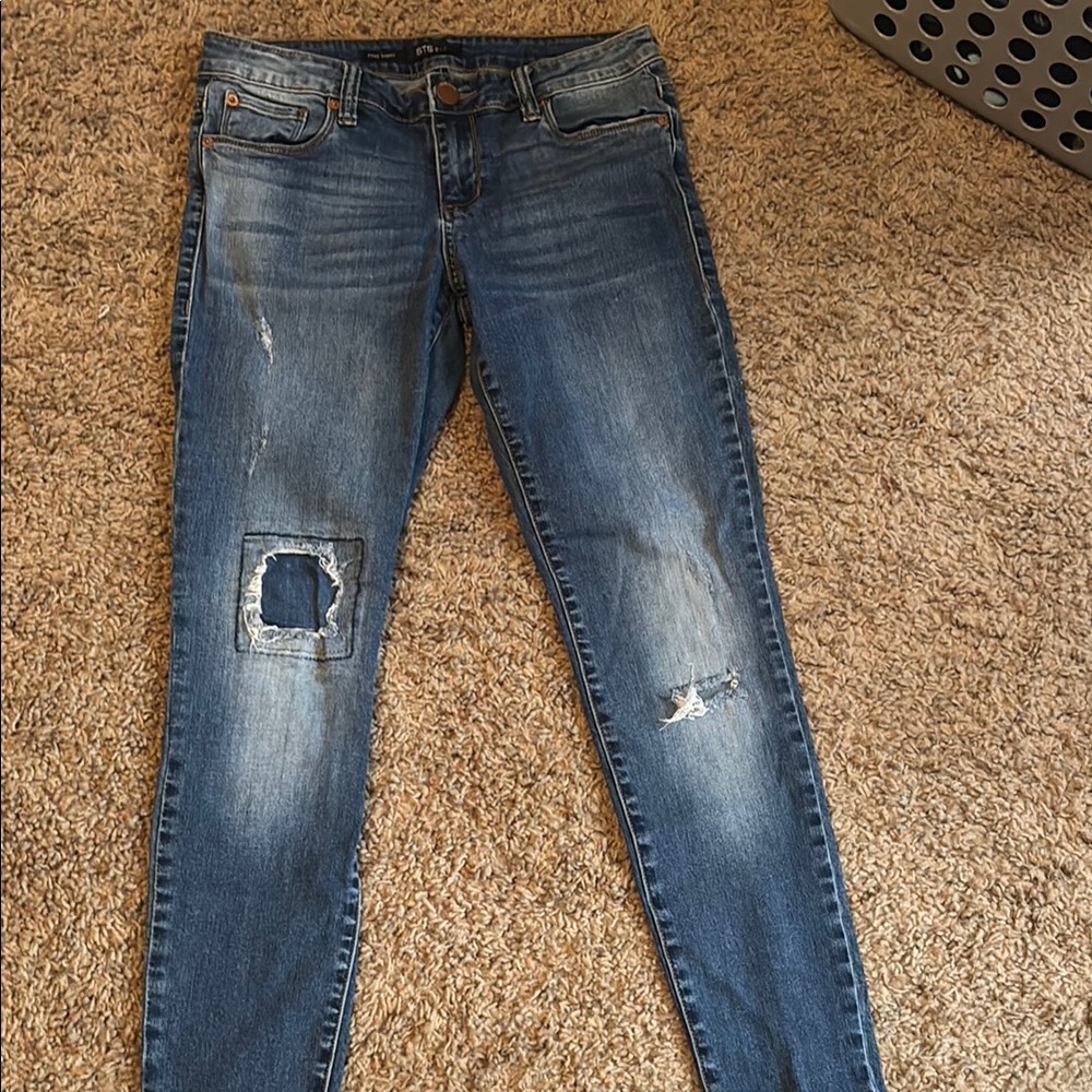 STS Blue Ankle Cropped Distressed Jeans